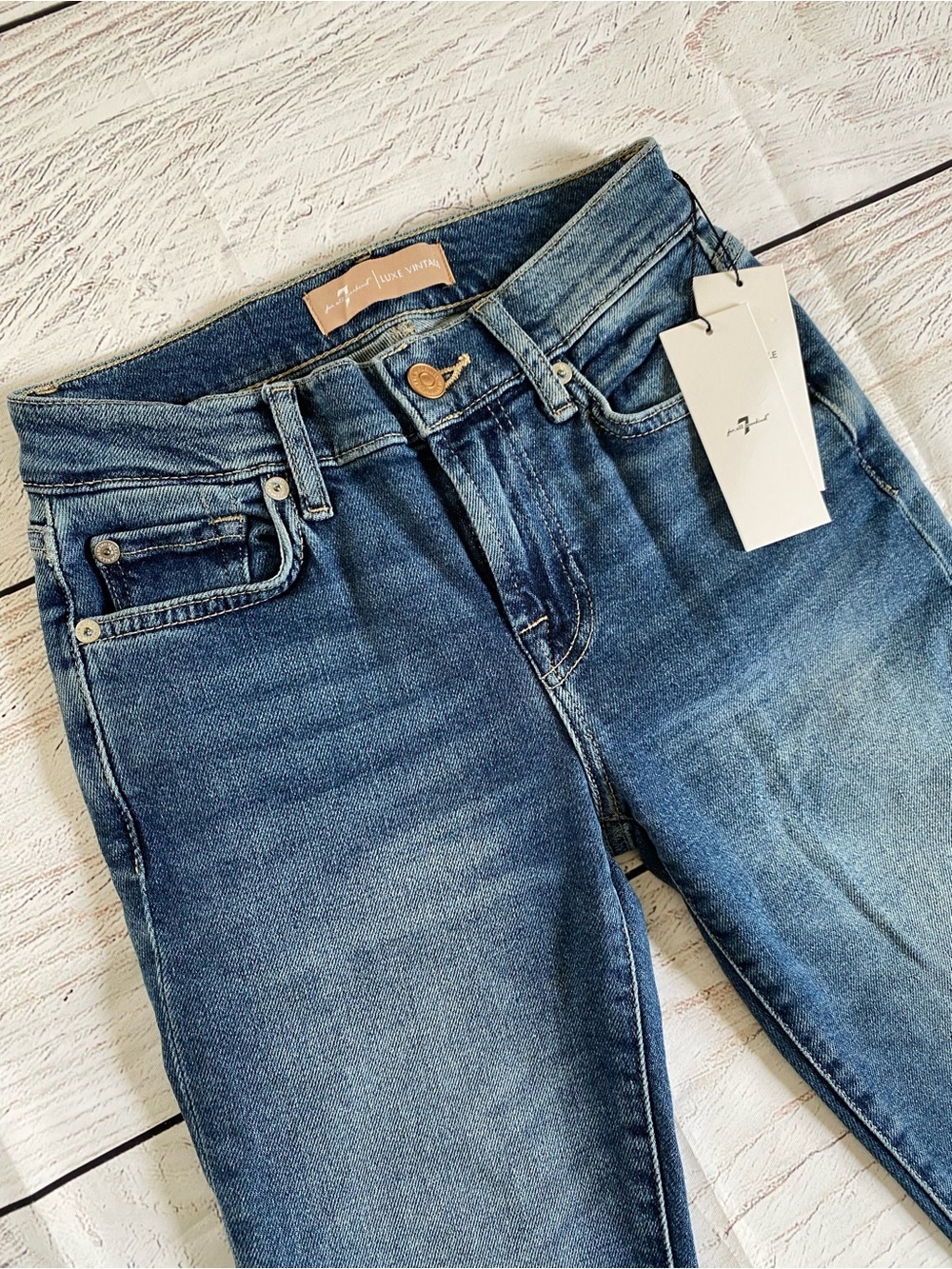7 For All Mankind NWT Luxe Vintage Roxanne Ankle size 24